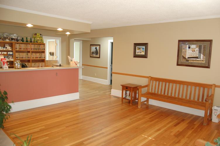 Apple Valley Animal Hospital, Hendersonville, NC: Reception Area.